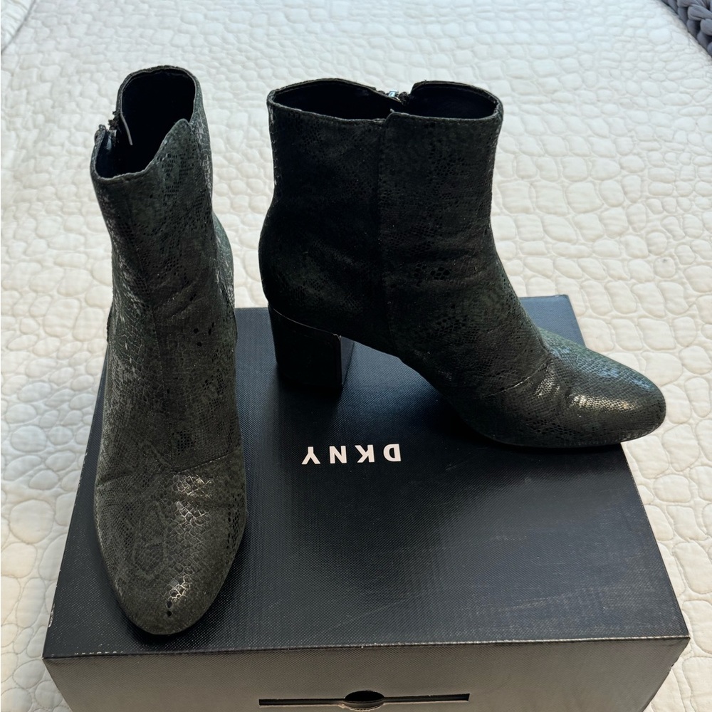 Dkny Crosbi-Ankle Boot Two Tone Python - image 3